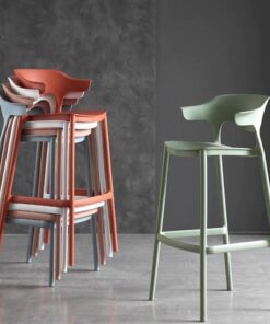 Tabouret de bar empilable en plastique avec dossier, accoudoirs et repose-pieds – Chaise haute ergonomique pour cuisine, salon, salle à manger, café