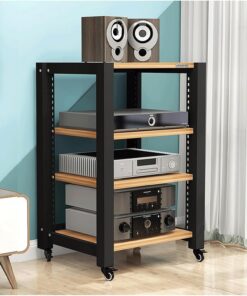 Ce Meuble Hi-FI en Bois à Quatre Niveaux, réglable et monté sur roulettes, Peut accueillir Divers appareils. Portable, il est idéal pour Les Home cinémas et Les Studios d'enregistrement.